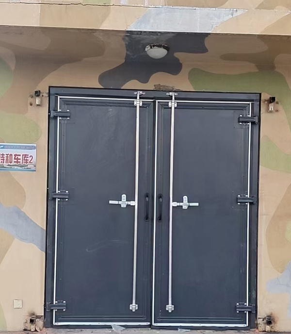 宜君工业平开门