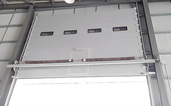 宜君工业滑升门