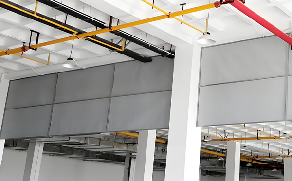 商场防烟分区常闭节点：宜君挡烟垂壁高度与控制器接线图解