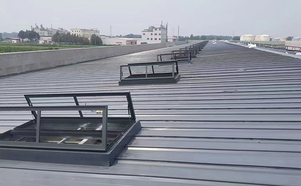 某中学室内体育馆宜君排烟窗改造项目