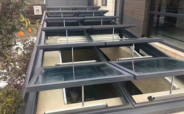 某轨道交通车辆维修车间宜君排烟窗应用